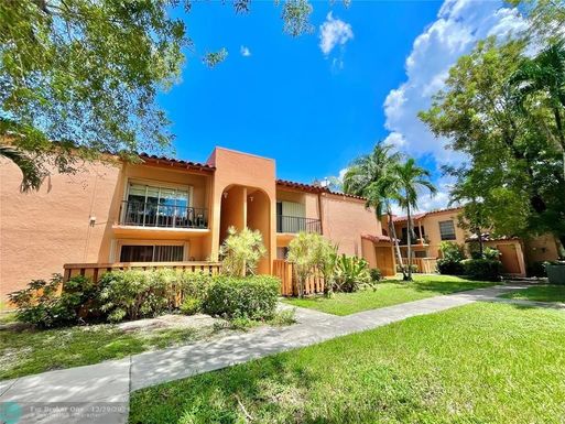 7120 Fairway Dr, Miami Lakes, FL 33014