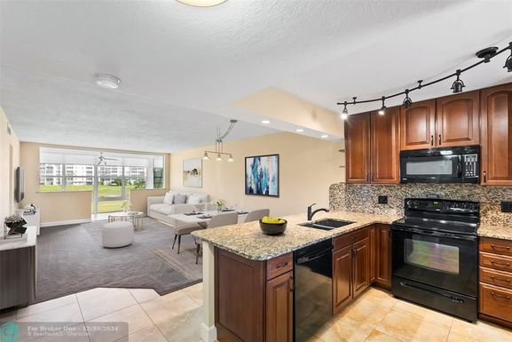 2651 Palm Aire Dr, Pompano Beach, FL 33069