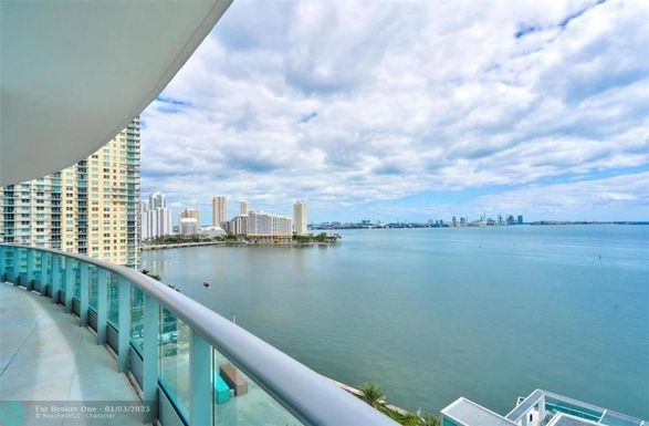 1331 Brickell Bay Dr, Miami, FL 33131