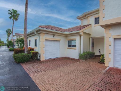 556 7th Sq, Vero Beach, FL 32962