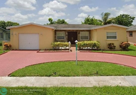 4632 39th St, Lauderdale Lakes, FL 33319