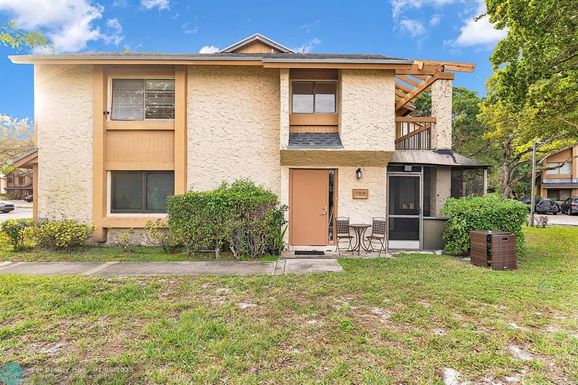 198 Wimbledon Lakes Drive, Plantation, FL 33324