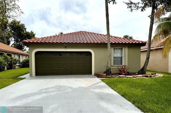 711 182nd Way, Pembroke Pines, FL 33029