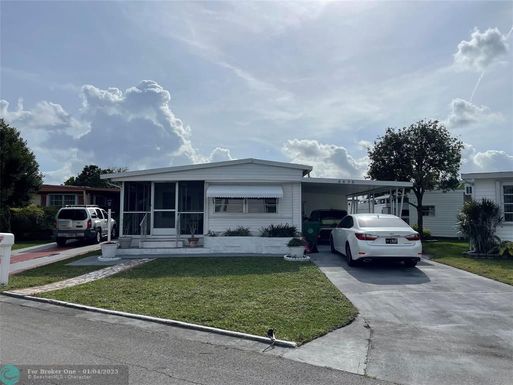 8570 21st St, Davie, FL 33324