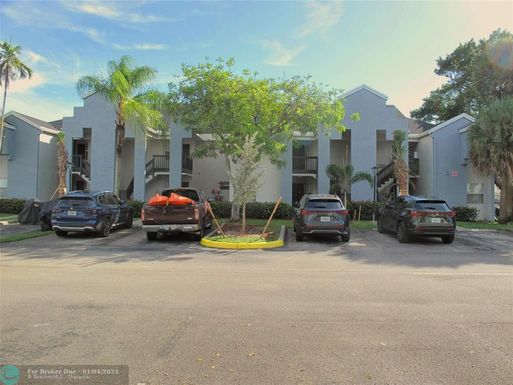 475 113th Way, Pembroke Pines, FL 33025