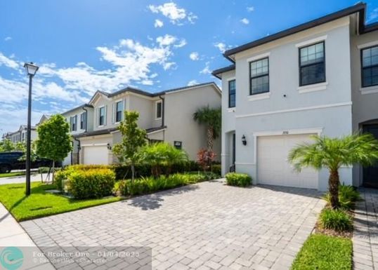 2150 Appleton Cir S, Oakland Park, FL 33309