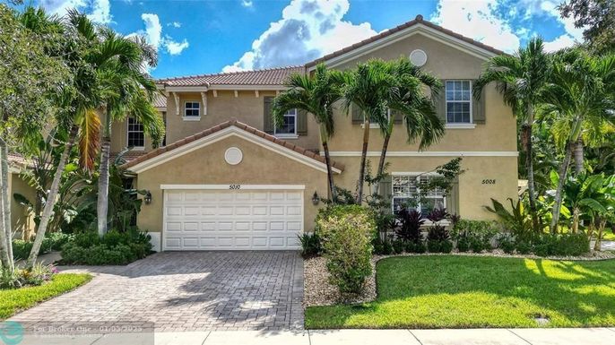 5010 Dulce Ct, Palm Beach Gardens, FL 33418