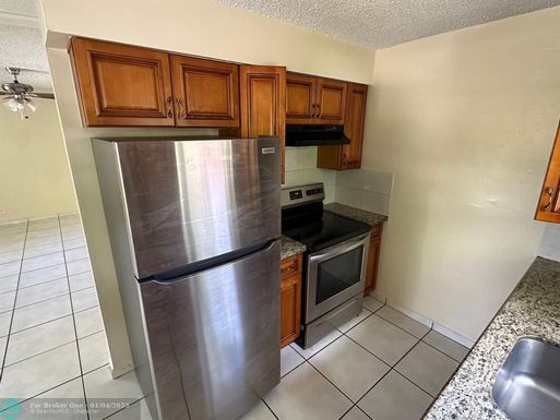 4360 Riverside Dr, Coral Springs, FL 33065