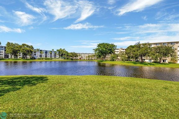 2240 Cypress Bend, Pompano Beach, FL 33069