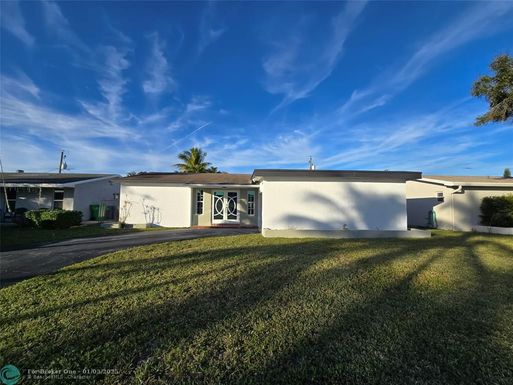 11821 30th Pl, Sunrise, FL 33323