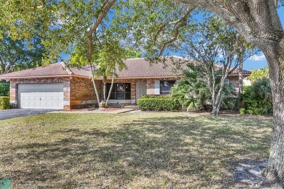 1230 110th Ter, Coral Springs, FL 33071