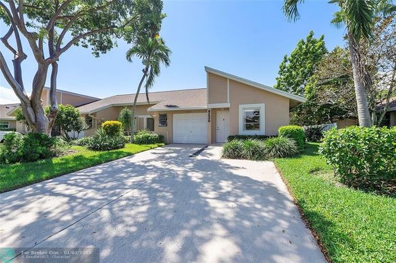 8230 Springtree Rd, Boca Raton, FL 33496