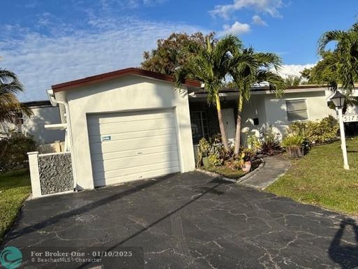 5173 43rd Ct, Lauderdale Lakes, FL 33319