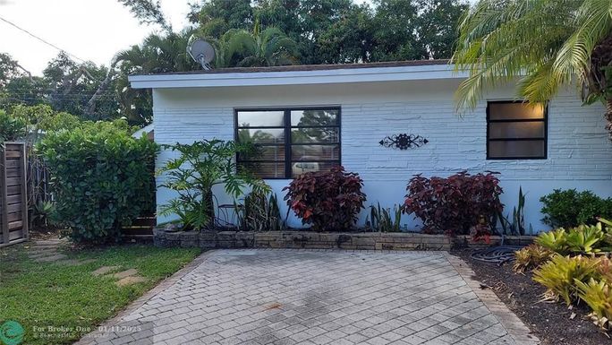 2805 16th Ave, Wilton Manors, FL 33334