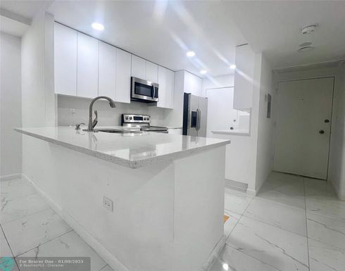 5555 Collins Ave, Miami Beach, FL 33140