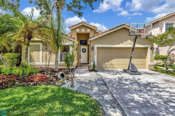 5238 112th Ter, Coral Springs, FL 33076