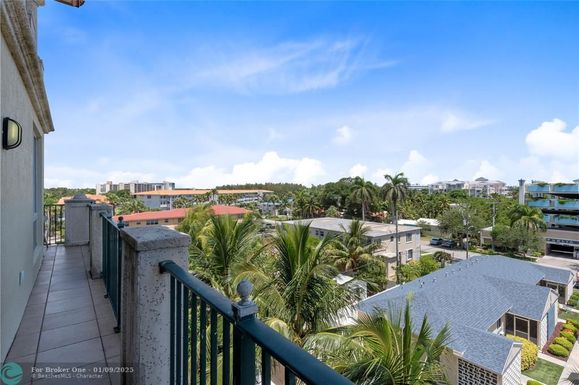 9 20th Ave, Deerfield Beach, FL 33441