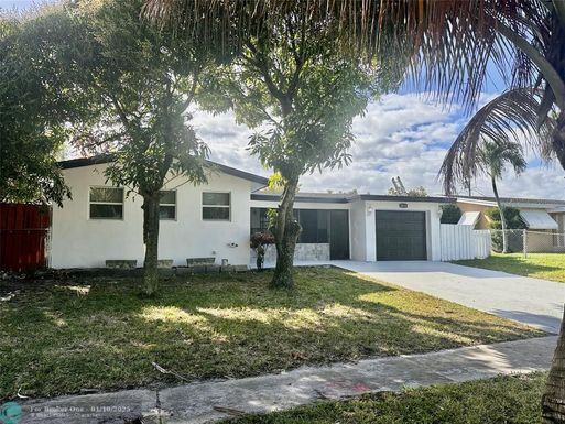 2816 4th Pl, Fort Lauderdale, FL 33312