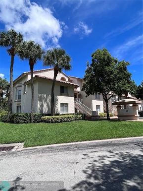 22201 Glenmoor Dr, West Palm Beach, FL 33409