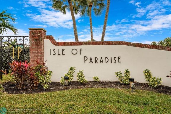 450 Paradise Isle Blvd, Hallandale Beach, FL 33009