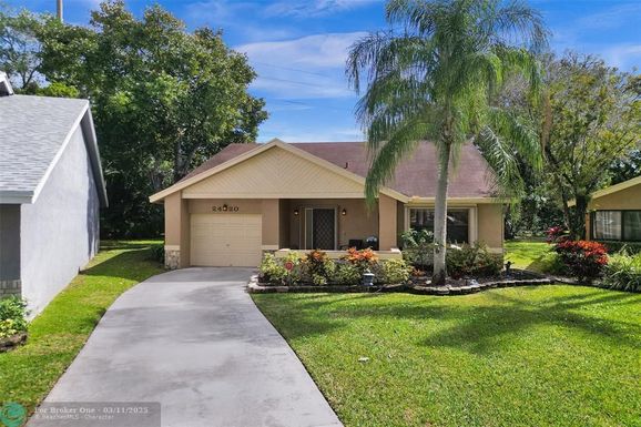 2420 Ginger Ave, Coconut Creek, FL 33063