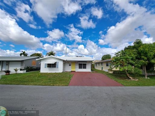 4949 48th Way, Tamarac, FL 33319