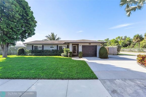 1798 7th St, Boca Raton, FL 33486