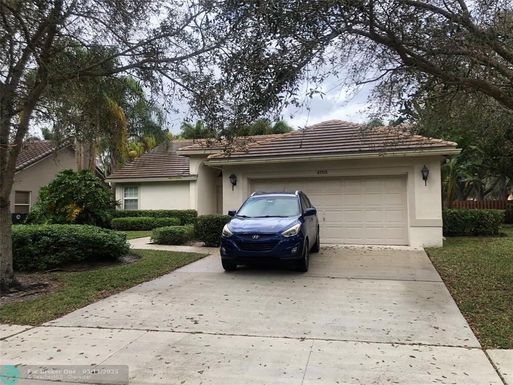 4703 75th Pl, Coconut Creek, FL 33073