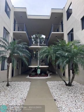 5370 LAS VERDES CR, Delray Beach, FL 33484