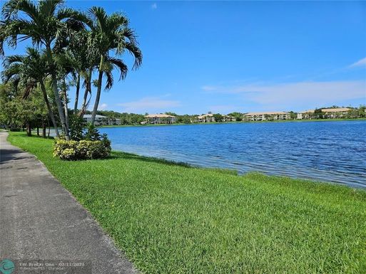 2900 42nd Ave, Coconut Creek, FL 33066