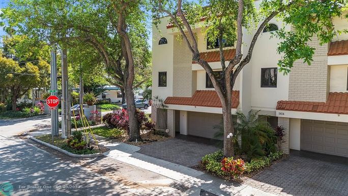 1416 9th St, Fort Lauderdale, FL 33304