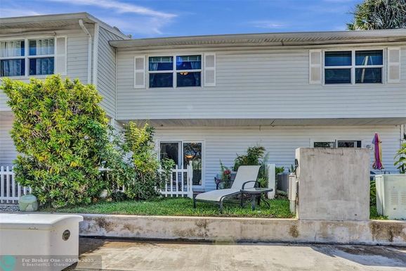 2563 15th St, Pompano Beach, FL 33062