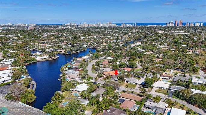 1616 Poinsettia Dr, Fort Lauderdale, FL 33305