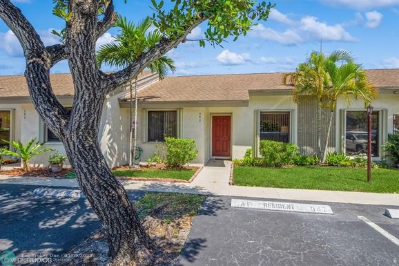 3076 Oakland Forest Dr, Oakland Park, FL 33309