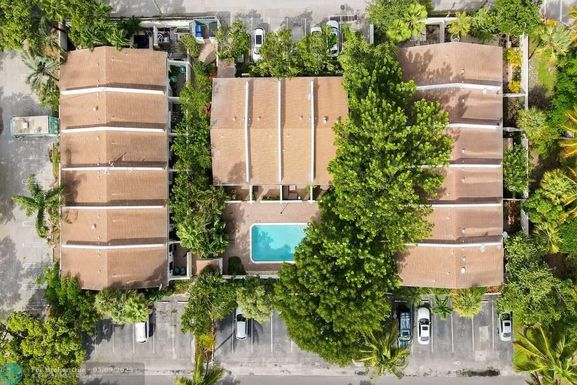 547 7th Ave, Fort Lauderdale, FL 33301