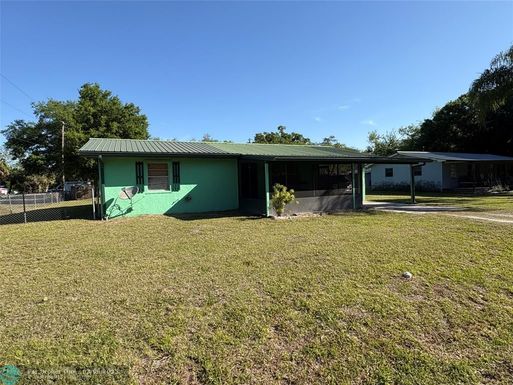 1120 8th Ct, Okeechobee, FL 34974