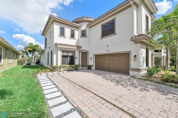 8262 Canopy Ter, Parkland, FL 33076