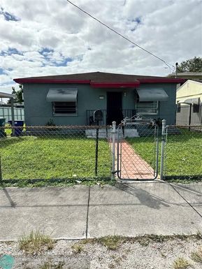 3238 50th St, Miami, FL 33142