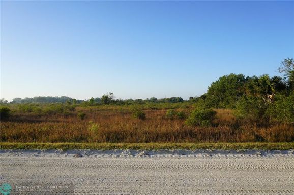 14734 288th St, Okeechobee, FL 34972