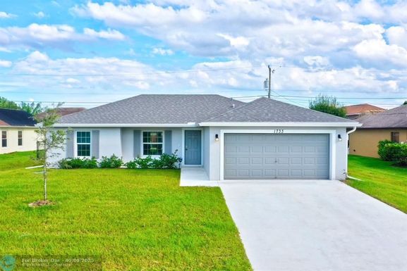 1733 Columbia St, Port St Lucie, FL 34987