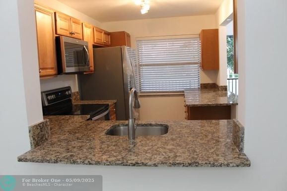 1284 Military Trl, Deerfield Beach, FL 33442