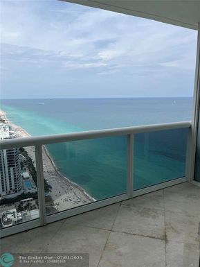 1830 Ocean Dr, Hallandale Beach, FL 33009