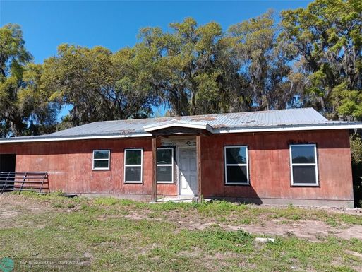 2630 140th St, Citra, FL 32113