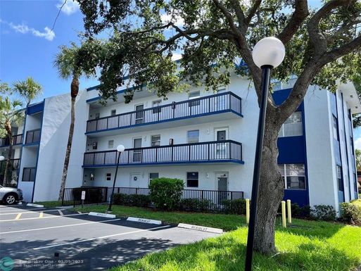 3140 Holiday Springs Blvd, Pompano Beach, FL 33063