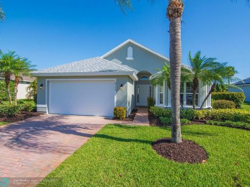 8340 Paladin Sq, Vero Beach, FL 32967