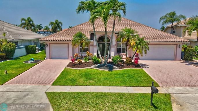 22273 Vista Lago Dr, Boca Raton, FL 33428