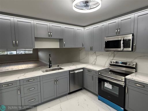 8020 Hampton, North Lauderdale, FL 33068