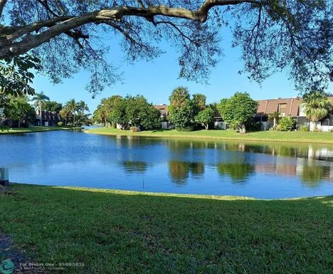 1528 89th Ter, Pembroke Pines, FL 33024