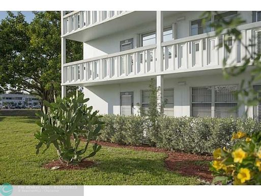 1101 Newport U, Deerfield Beach, FL 33442