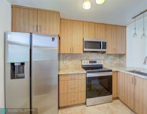 113 Royal Park, Oakland Park, FL 33309